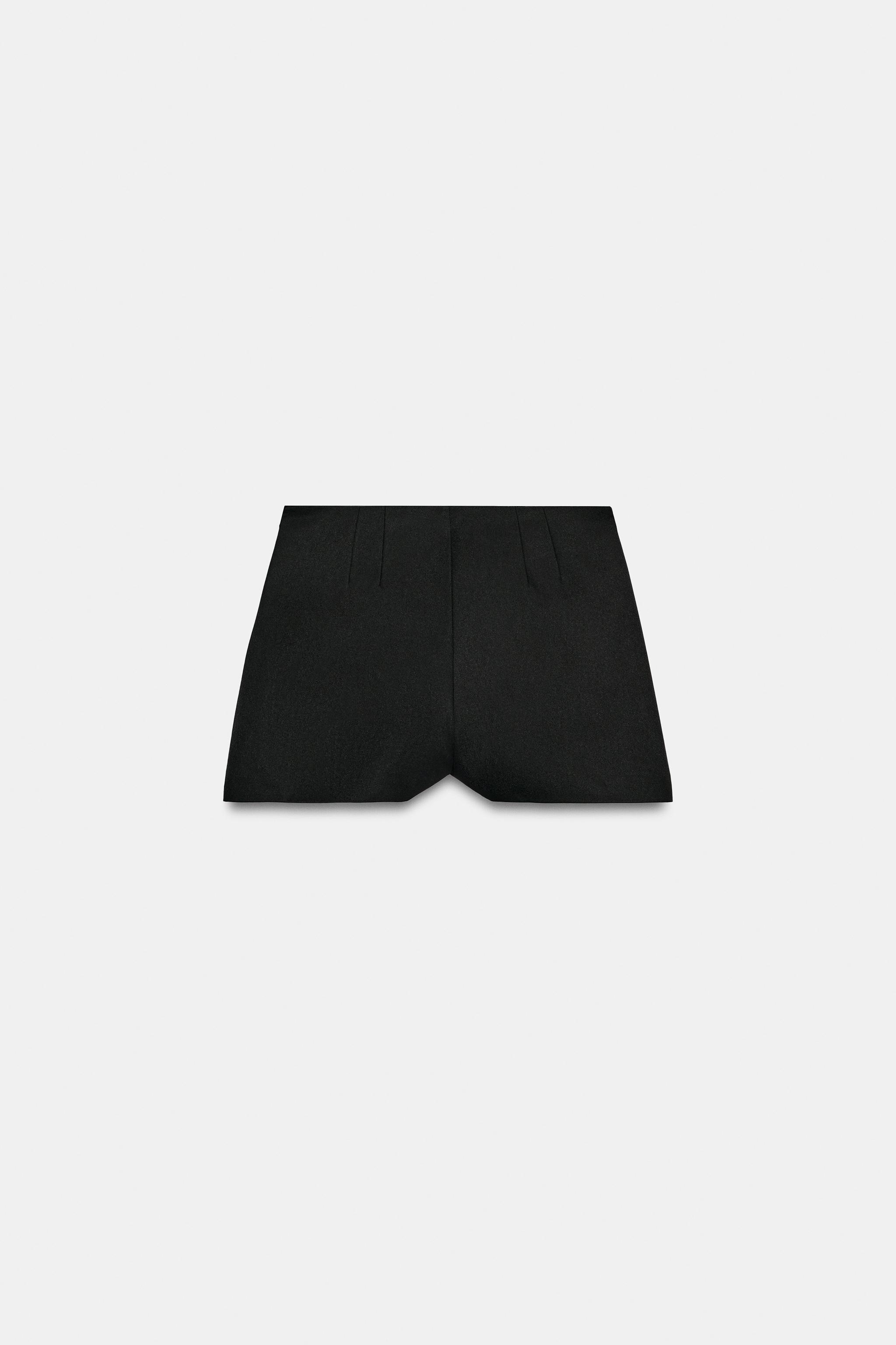 HIGH-WAISTED SHORTS